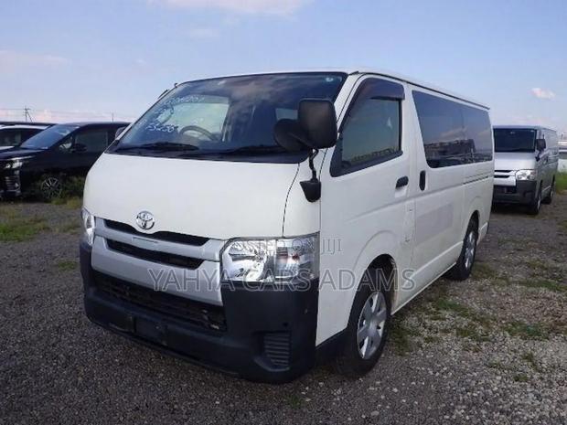 Toyota HiAce 2019 White - thumbnail 2
