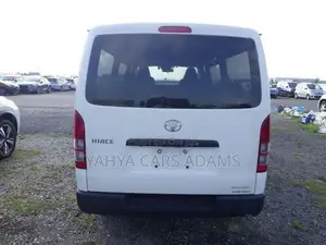 Toyota HiAce 2019 White