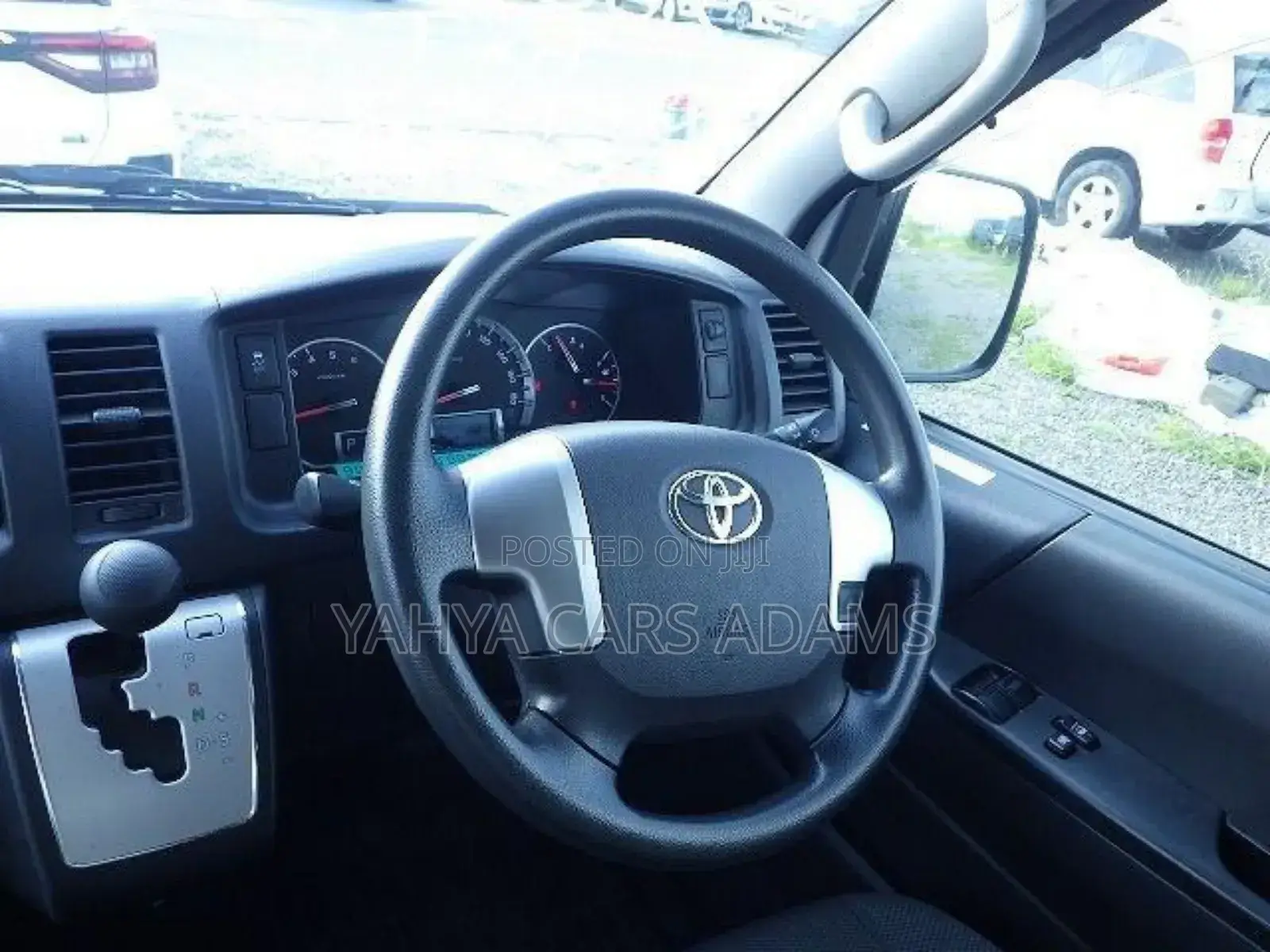 Toyota HiAce 2019 White