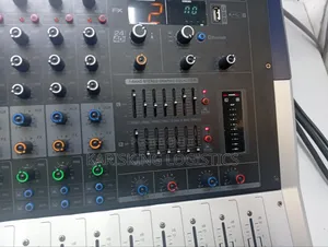 Professional Mixer With 16 Channel and 7 Band Stereo