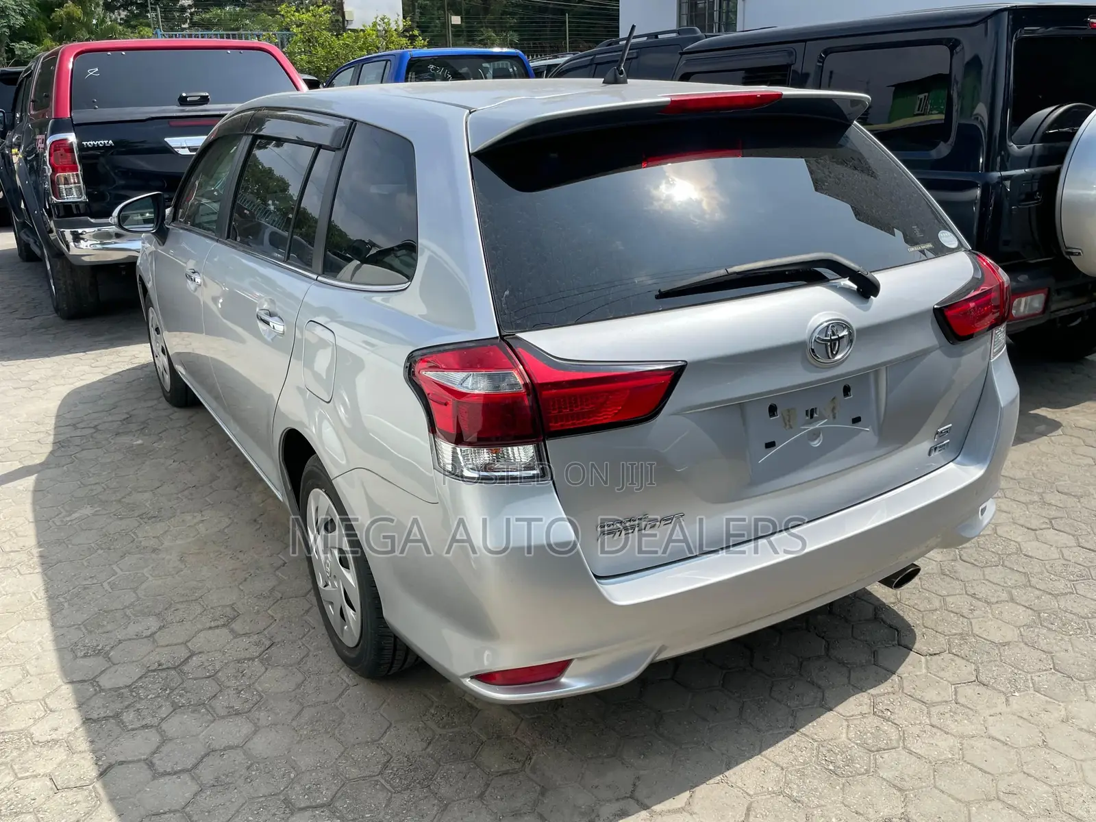 Toyota Corolla Fielder 2018 Silver