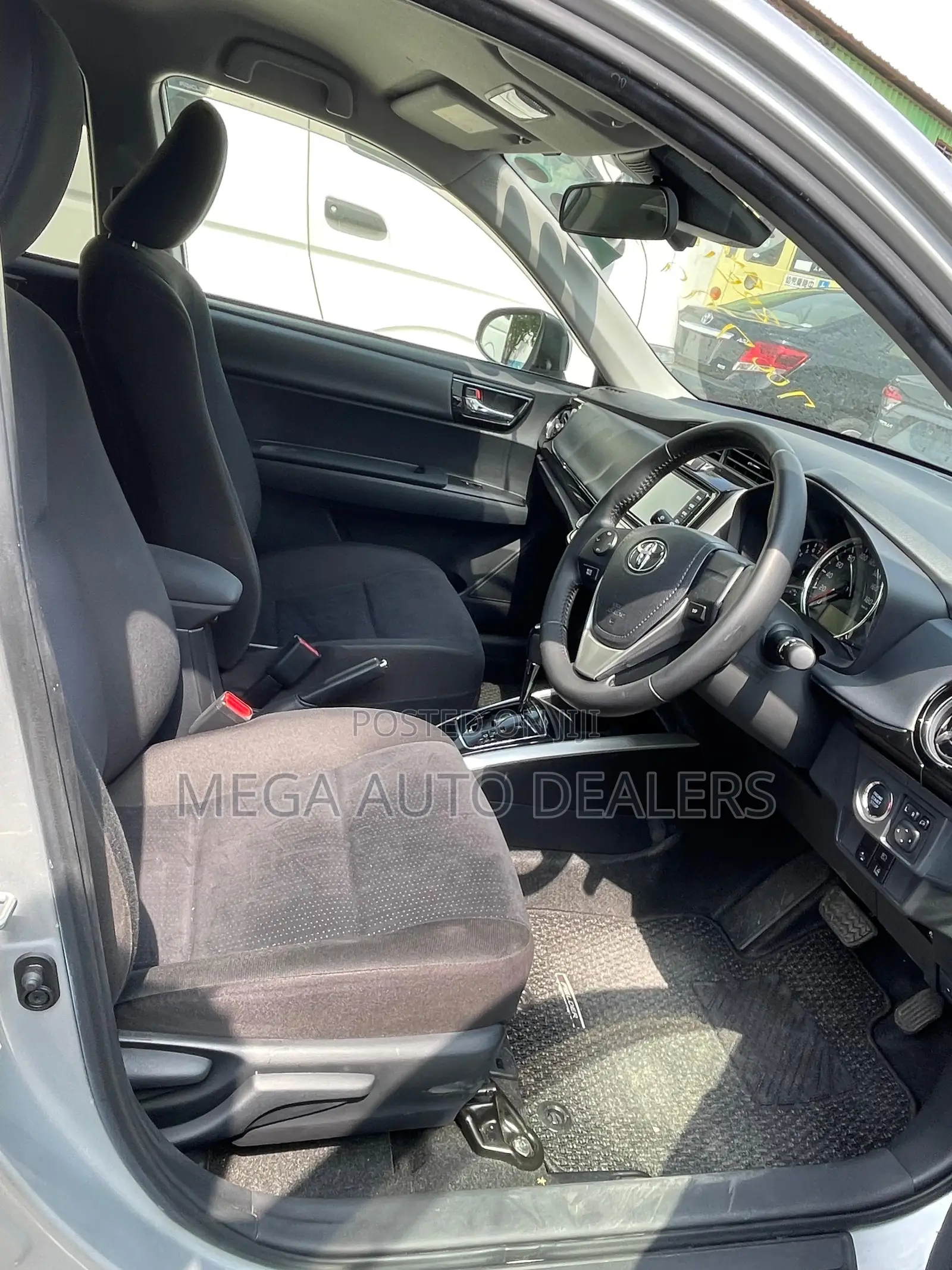 Toyota Corolla Fielder 2018 Silver