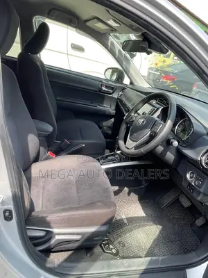 Toyota Corolla Fielder 2018 Silver