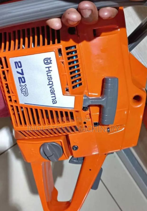 Hasqvarna 272xp Power Saw - main view