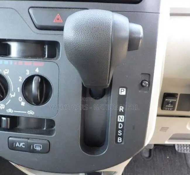 Daihatsu Tanto 2019 Silver