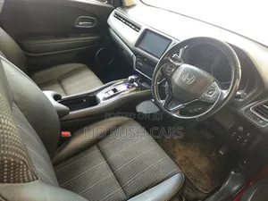 Honda Vezel 2017 Red