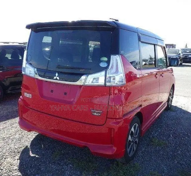 Mitsubishi Delica 2018 Red