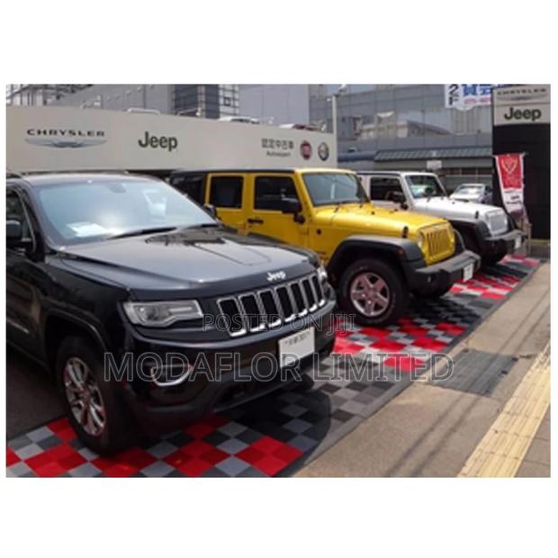 Sturdy Interlocking Garage Floor Cover - main view