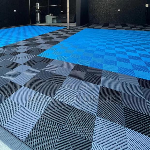 Hard Wearing Interlocking Garage Tiles for Parking Bay