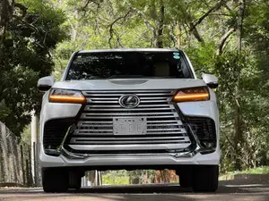 Lexus LX LX 600 2023 White