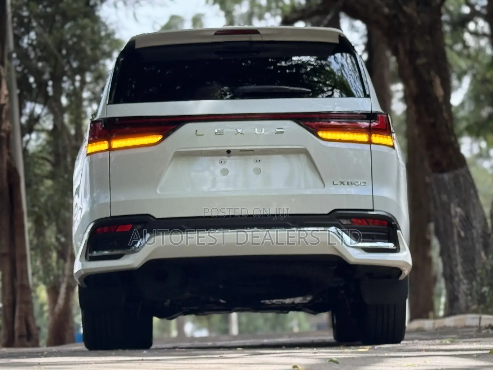 Lexus LX LX 600 2023 White