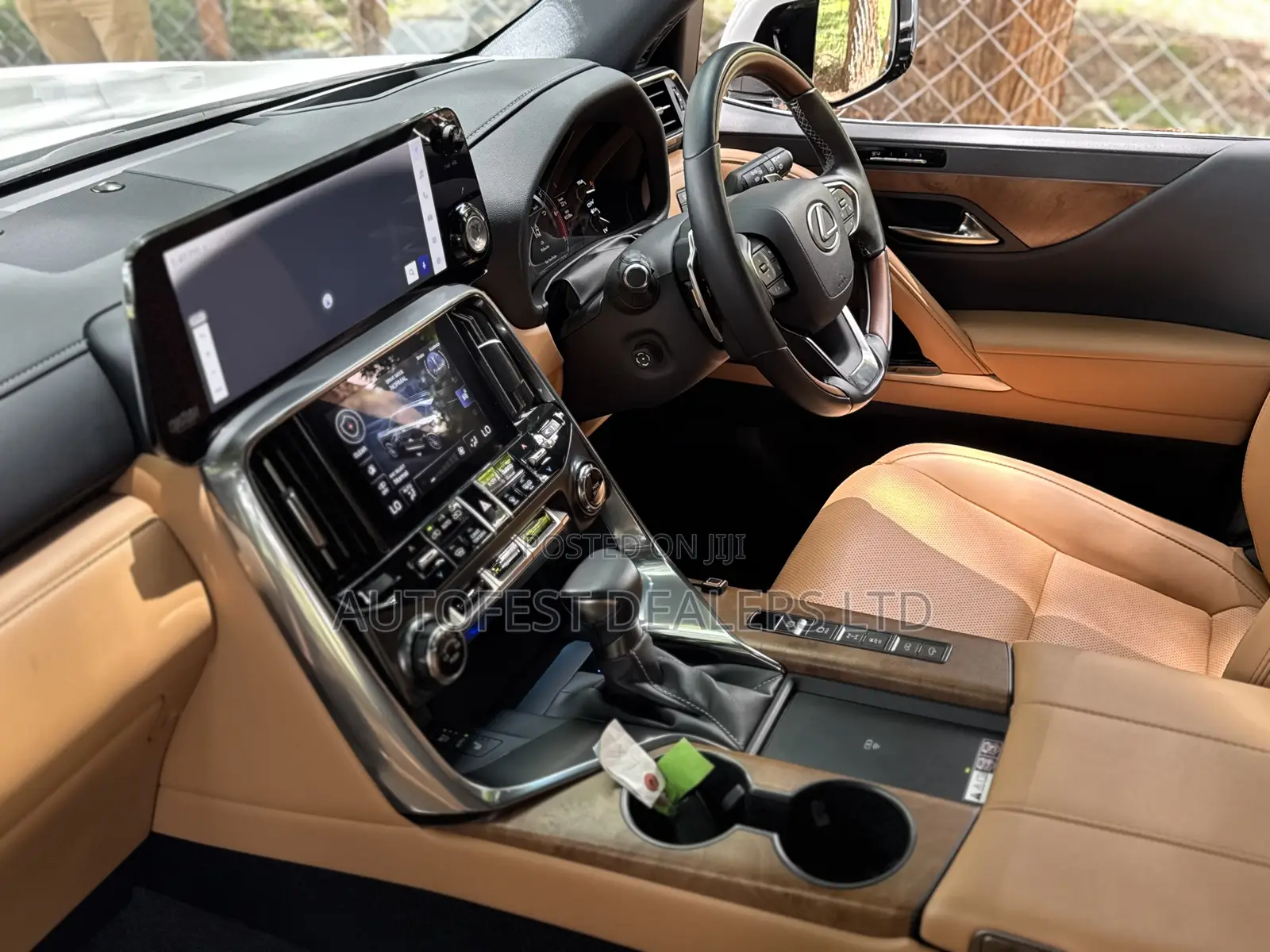 Lexus LX LX 600 2023 White