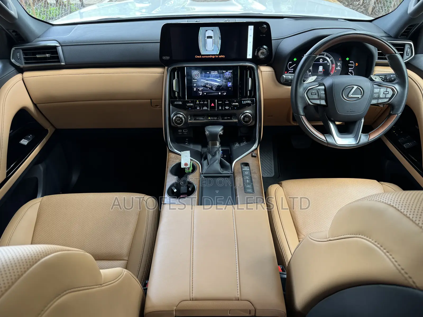 Lexus LX LX 600 2023 White