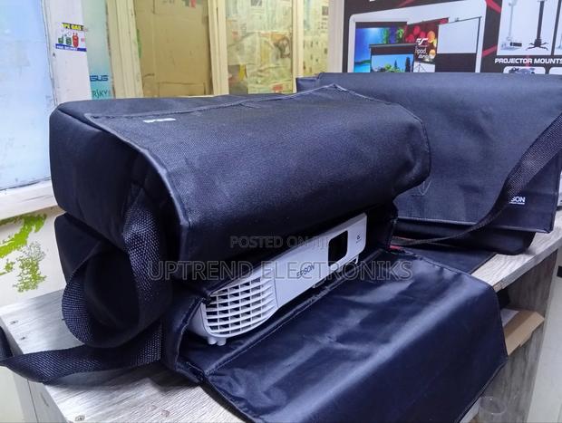 Heavy-Duty Projector Bag – Built for Travel Daily Use - main view
