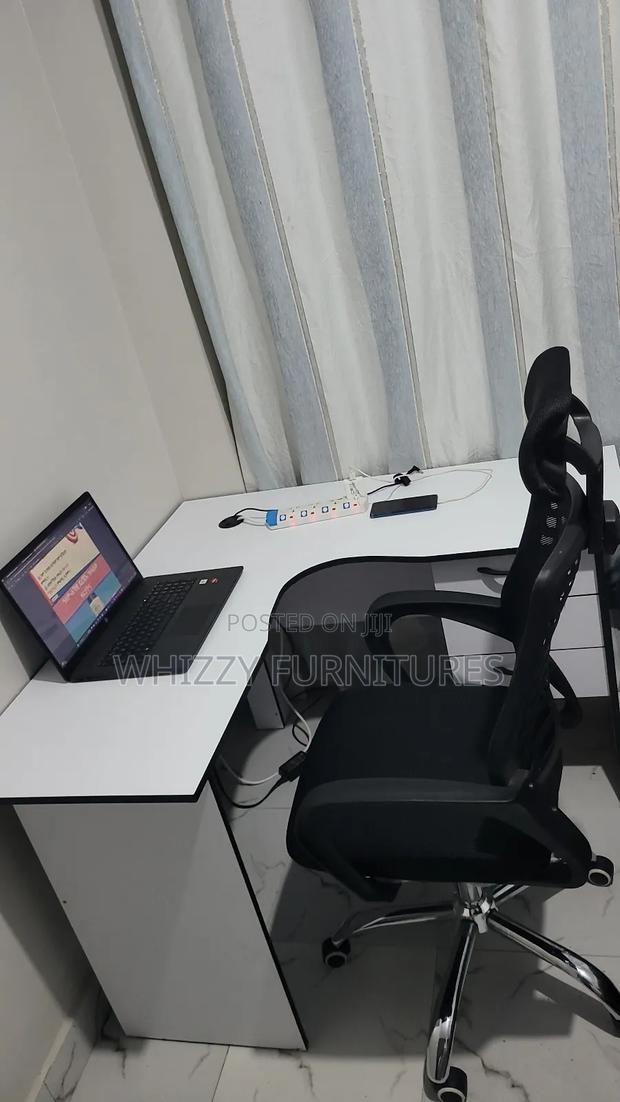 Adjastable Headrest Office Chair Plus L-Shape Desk