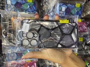 Biwer Diamond Cut Case for iPhone 16 Pro Geometric Marble Design - thumbnail 2