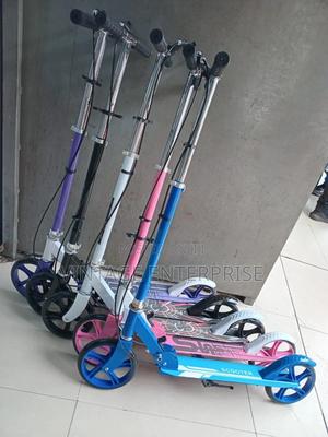 Foldable Metallic Scooter - thumbnail 2