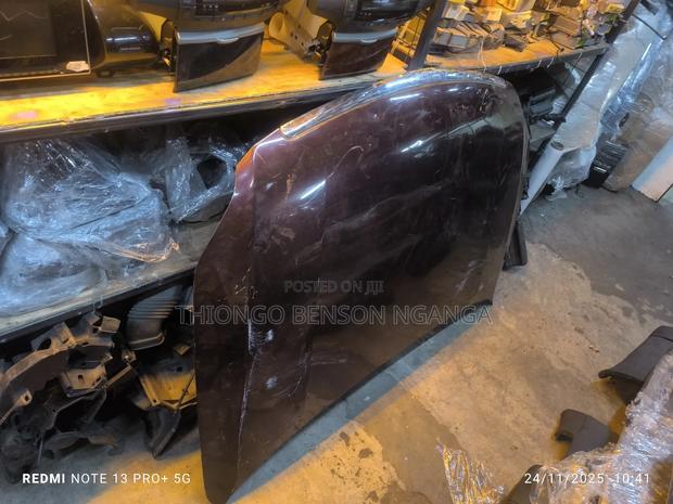 Toyota Premio 265 Bonet - main view