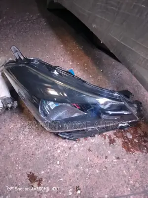 Vitz 2014 Headlight Xenon RHS