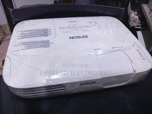 Bright 2500 Lumens Epson Eb-S9 – Perfect for Business Learning - thumbnail 2