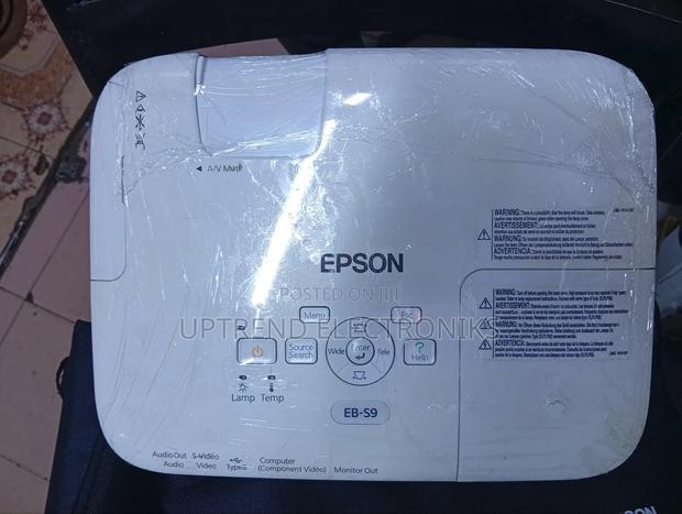 Bright 2500 Lumens Epson Eb-S9 – Perfect for Business Learning - thumbnail 2