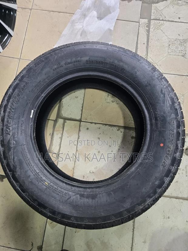 235/65r17 Zextuar Tyre - thumbnail 3