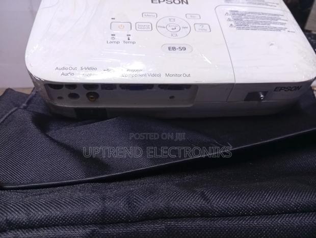 Epson Eb-S9 – Compact Projector With Big Quality Output - thumbnail 3