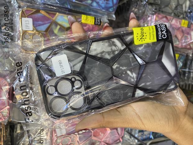 Ukovi iPhone 13 Pro Geometric Diamond Shape Cover With Chrome Plating - thumbnail 3