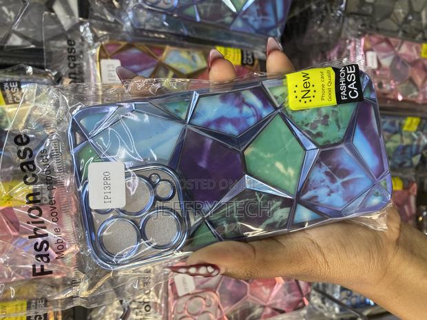 Hsrpro iPhone 13 Pro Geometric Diamond Shape Cover With Chrome Plating - thumbnail 3