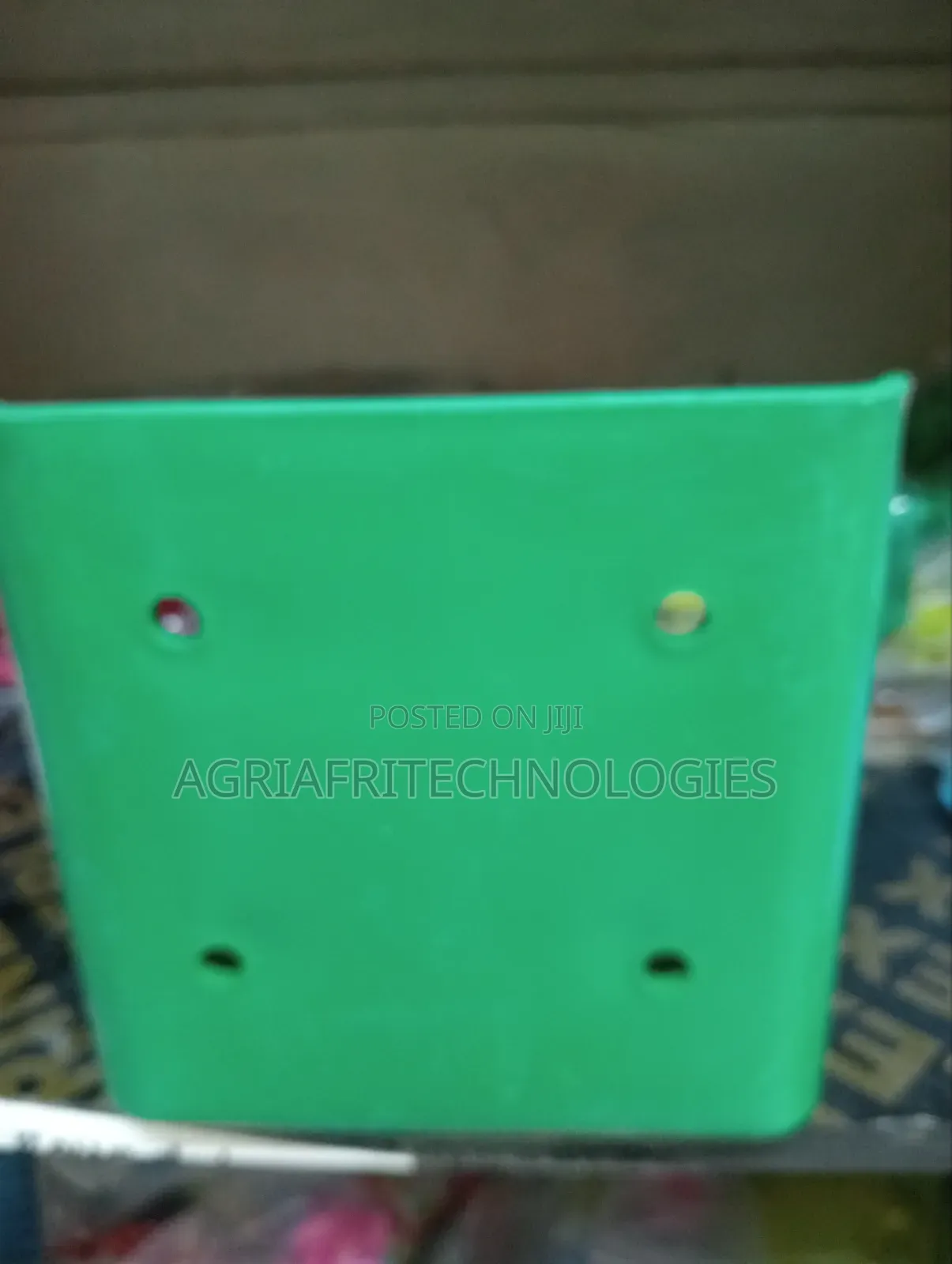 Salt Holder for Holding Cattle Salt Lick Block.