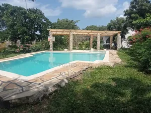Furnished 4bdrm Villa in Tiwi Sport for rent