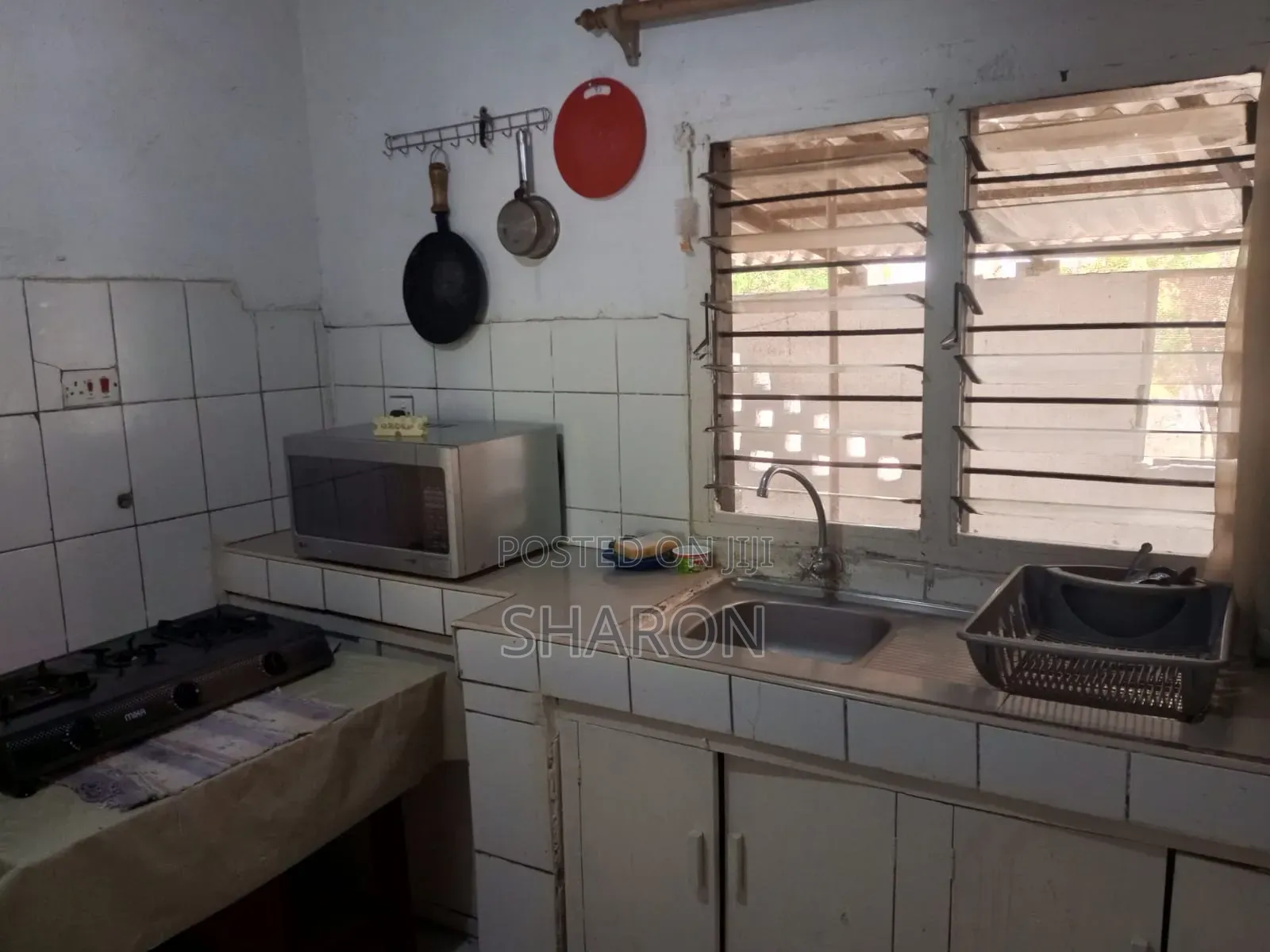 Furnished 4bdrm Villa in Tiwi Sport for rent