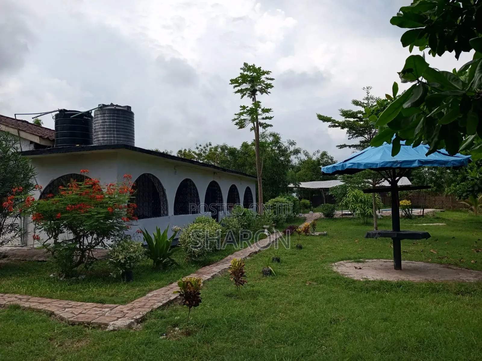 Furnished 4bdrm Villa in Tiwi Sport for rent