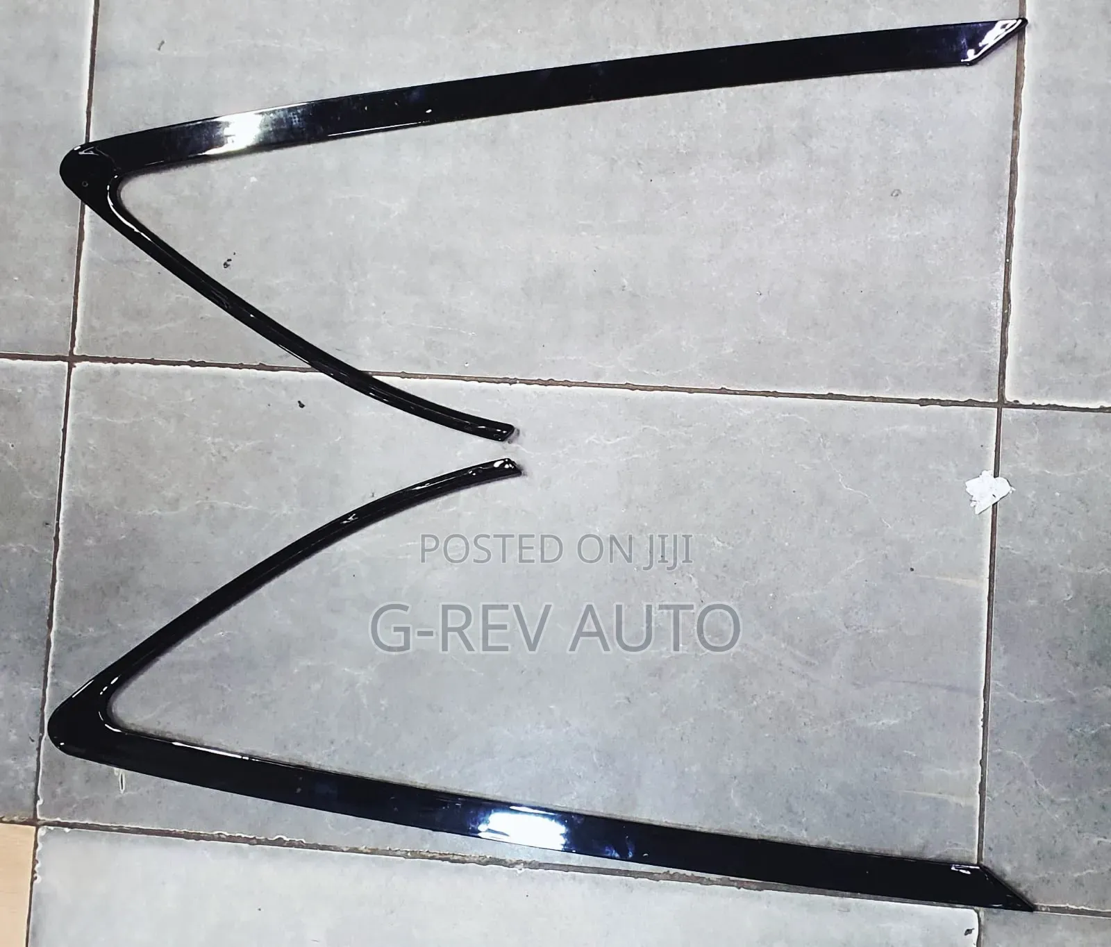 Harrier 240 Side Fix Moulding