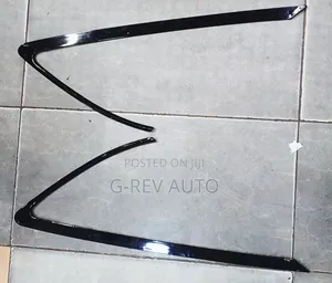 Harrier 240 Side Fix Moulding
