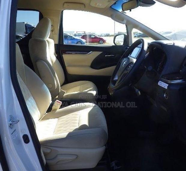Toyota Vellfire 2019 White - thumbnail 8