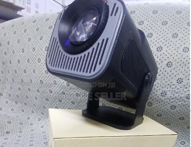 Androidprojector Auto Keystone, 180° Rotating Hy320 Mini Projector . . - main view