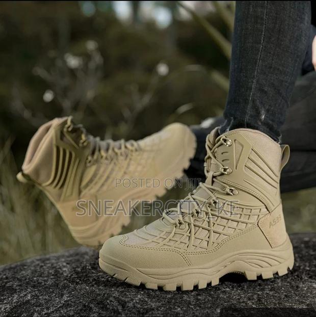A533 Medium Combat Boots