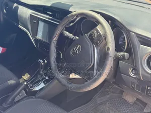 Toyota Auris 2016 Blue