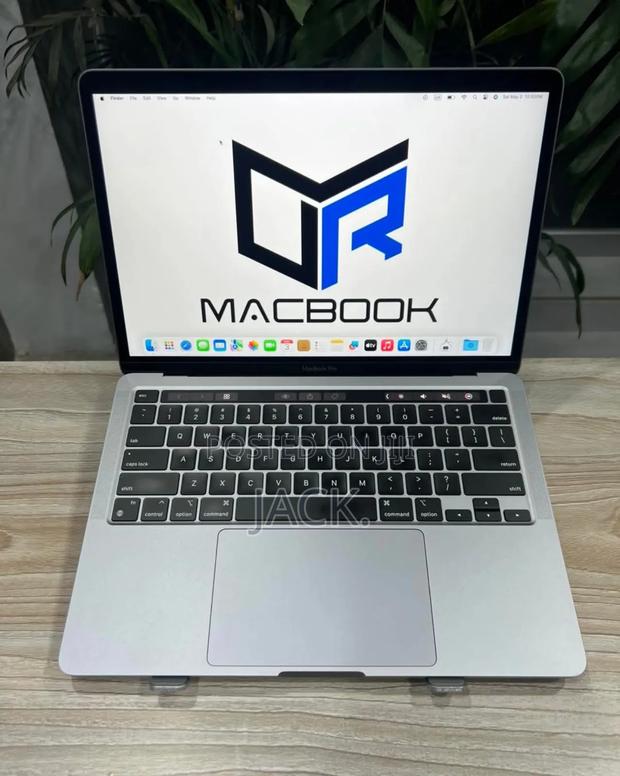 Laptop Apple MacBook Pro 2022 M2 16GB Apple M2 SSD 512GB