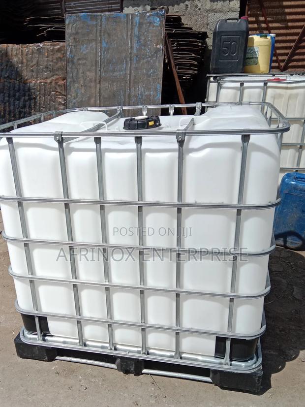 1000l Caged TankHeavy-Duty Plastic Tank With a Reinforced Cage. - main view