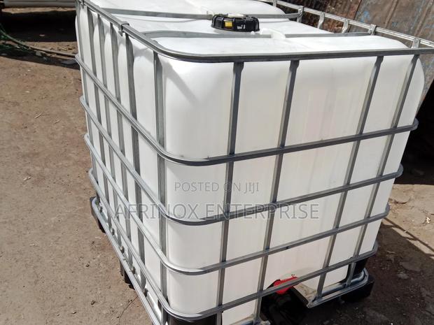 1000l Caged TankHeavy-Duty Plastic Tank With a Reinforced Cage. - thumbnail 2