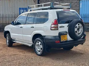 Toyota Land Cruiser Prado 2005 White