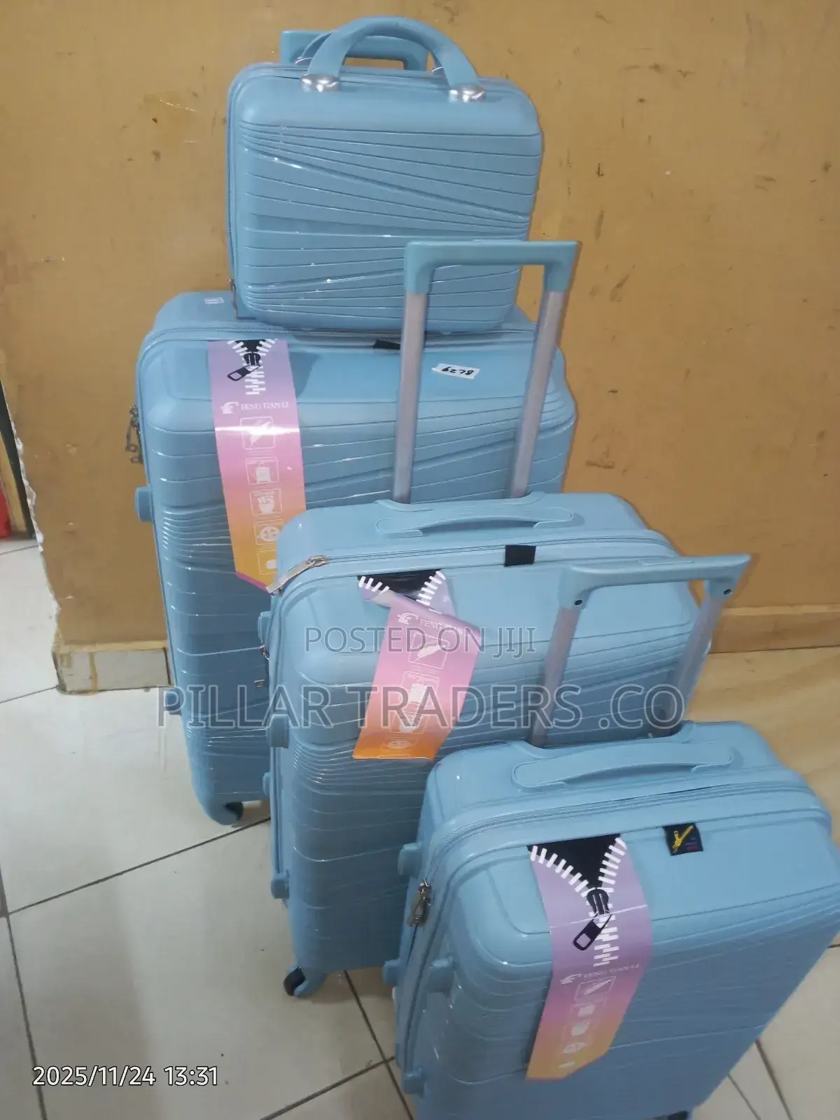 Travel Suitcase Set