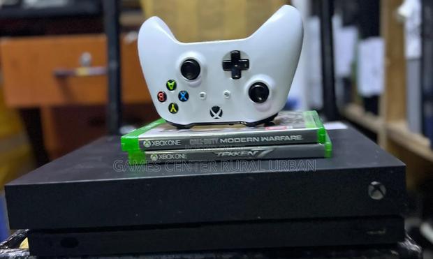 Xbox One X Console - thumbnail 3
