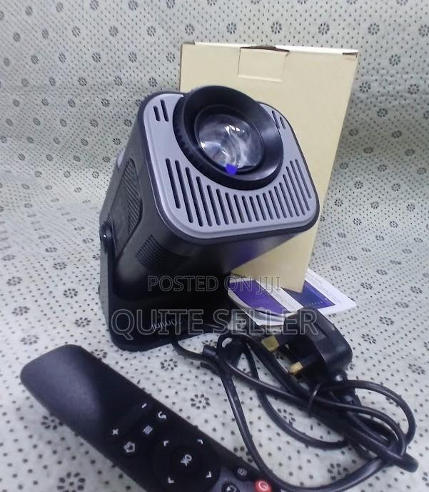 Hy320 Mini Projector Portable LCD Projector With 720p 300 Ansi Lumens