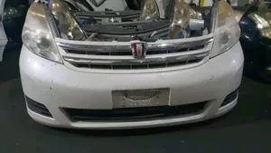 Toyota Isis Nosecut Year 2012 Xenon Lights