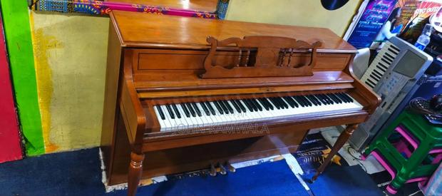 Upright / Acoustic Piano - main view