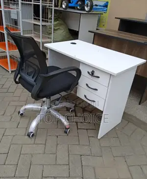 1m White Office Desk/Mesh Chairs