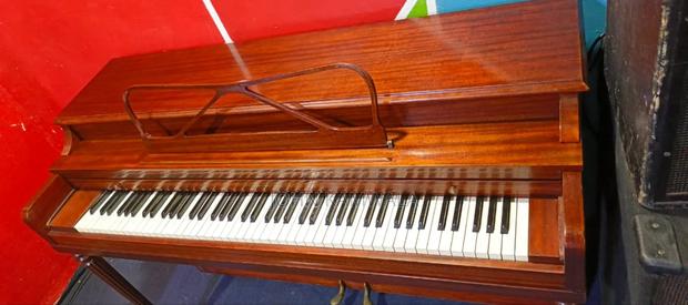 Upright / Acoustic Piano - thumbnail 4